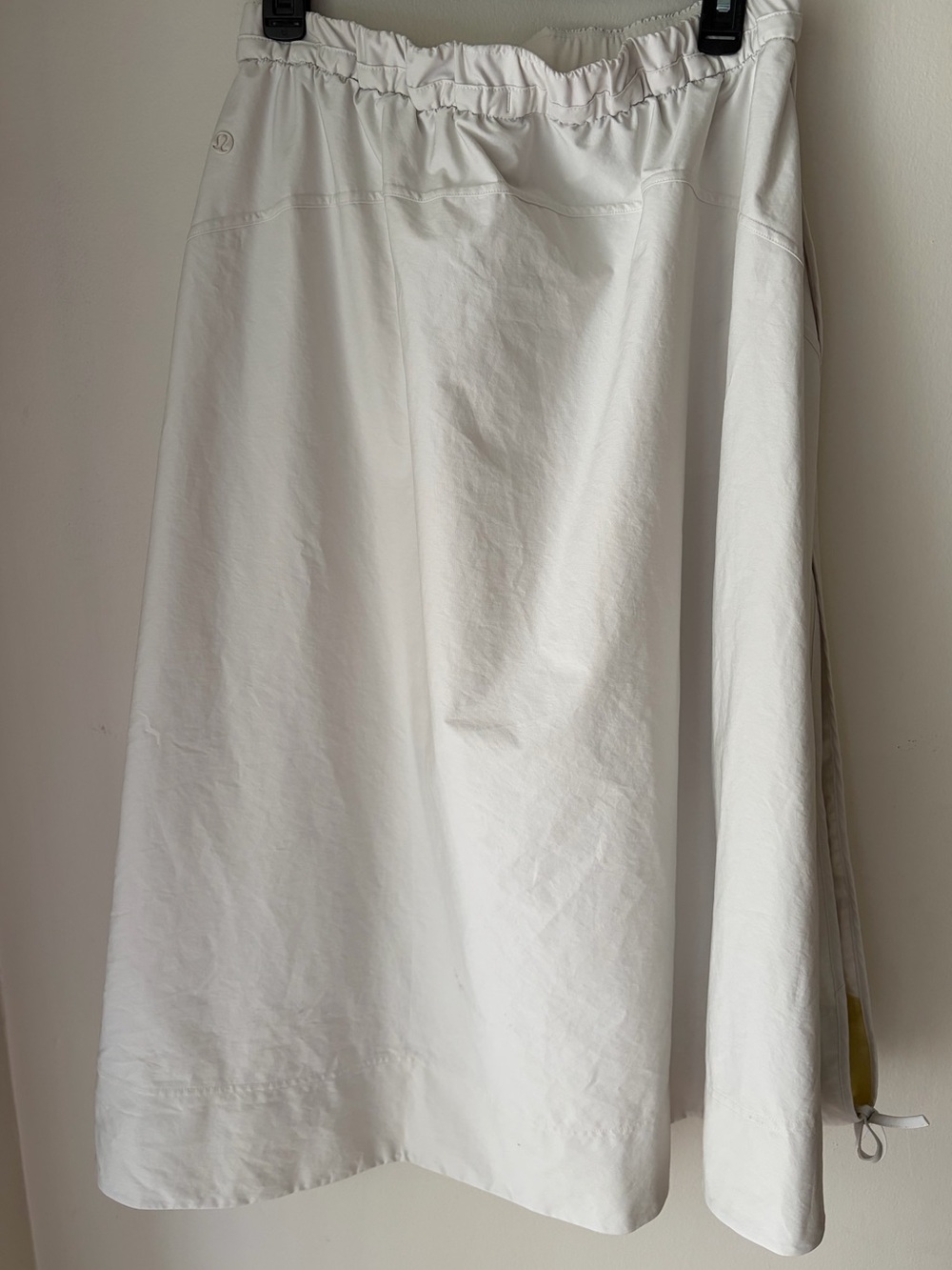 62. Size Large LULULEMON Ivory High Rise Side Slit Skirt - Picture 2 of 8